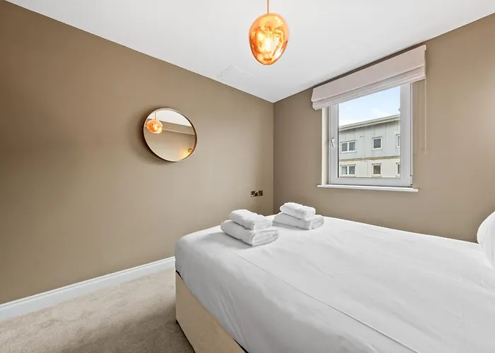 Pilrig Modern 2 Bedroom - *