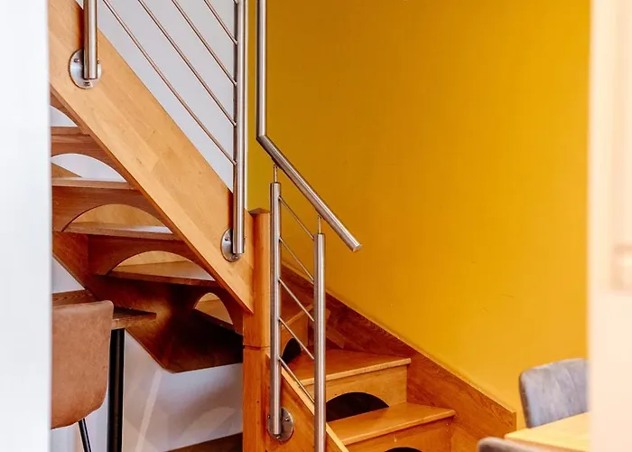 Weston's Penthouse Sleep 11, 8 Beds Free Parking Edinburgh