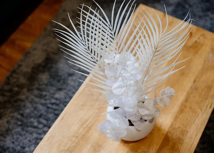 Bottom Of Royal Mile 7 Beds Sleeps 12 3 Bthrooms Edynburg