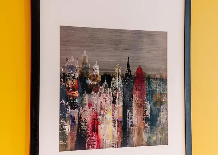 شقة Weston's Penthouse Sleep 10, 6 Beds Free Parking