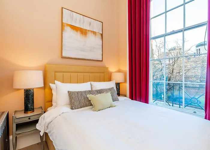 Dragon Luxury At Rutland Square 아파트