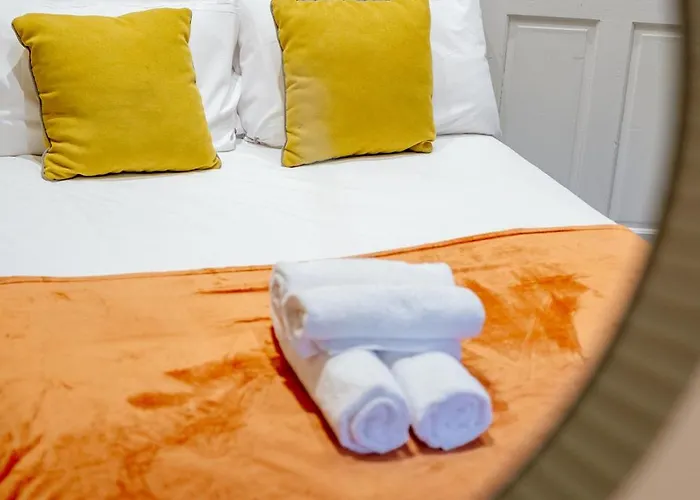 Apartamento Percys Place Sleep 11, 15 Minute To Centre Free Parking