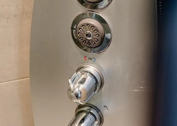 Weston's Penthouse Sleep 10, 6 Beds Free Parking *