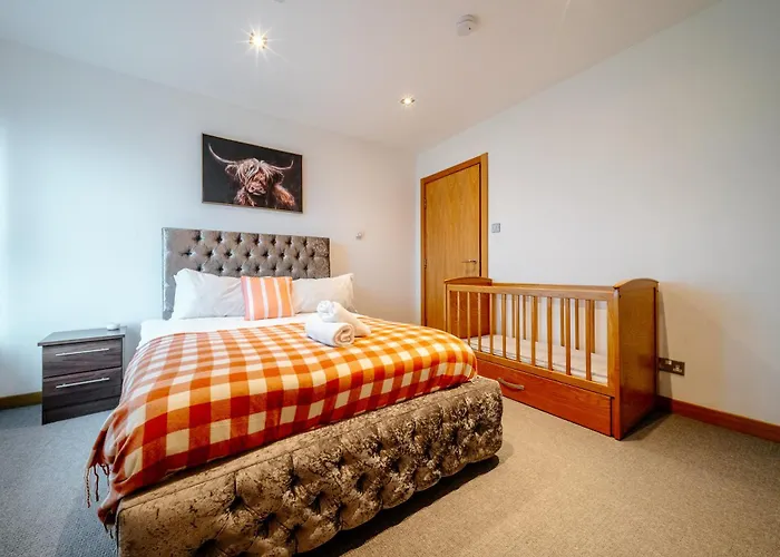 شقة Weston's Penthouse Sleep 10, 6 Beds Free Parking *