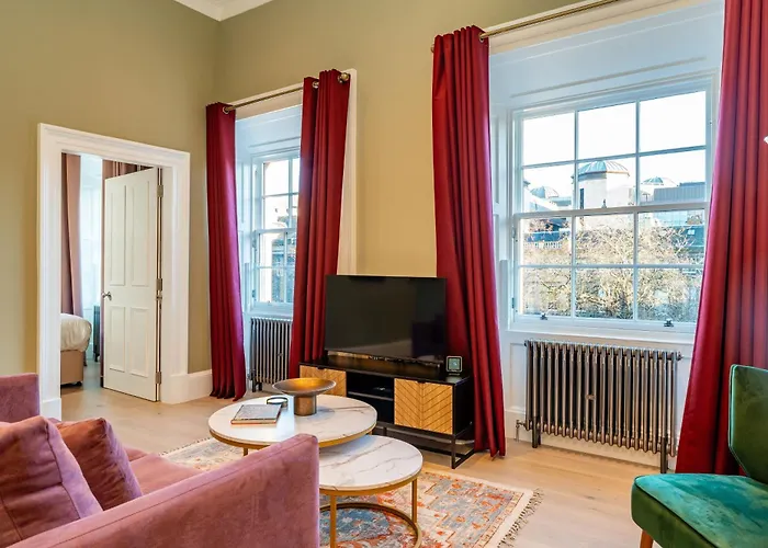 Dragon Luxury At Rutland Square Apartment *