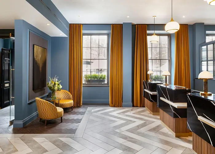 Courtyard By Marriott Hotel