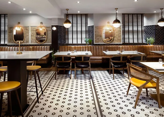 Courtyard By Marriott Hotel