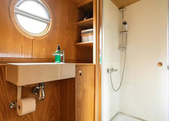 - Houseboats Эдинбург