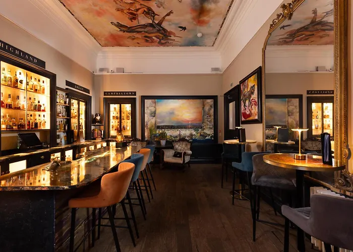 24 Royal Terrace 4*