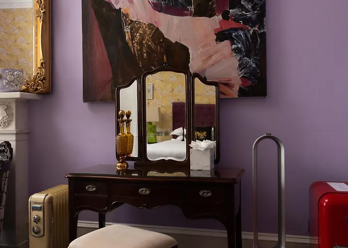 24 Royal Terrace Hotel 4*