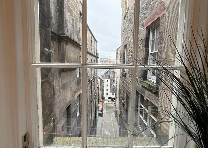 Parliament Square - Royal Mile Apartment Edinburgh