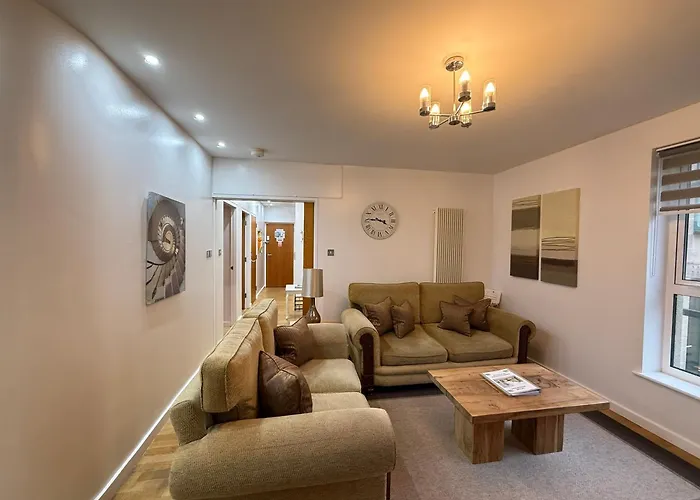 Holyrood With Parking & Lift Access Edinburgh
