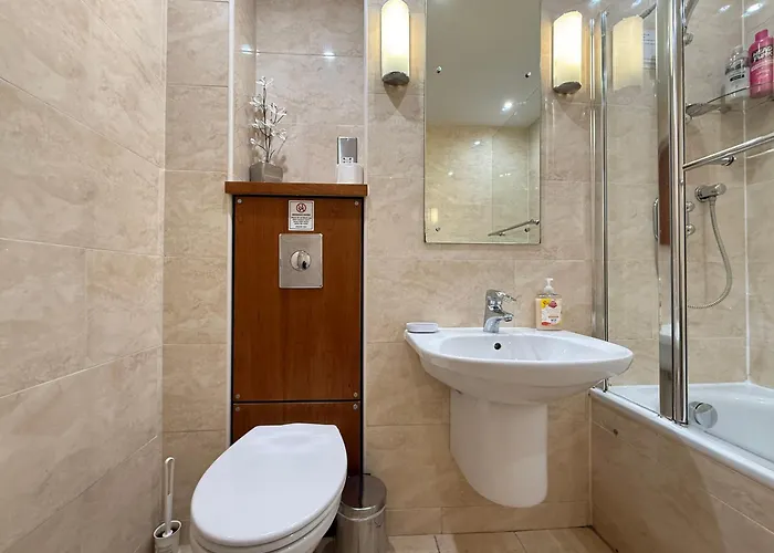 Holyrood With Parking & Lift Access Lejlighed Edinburgh