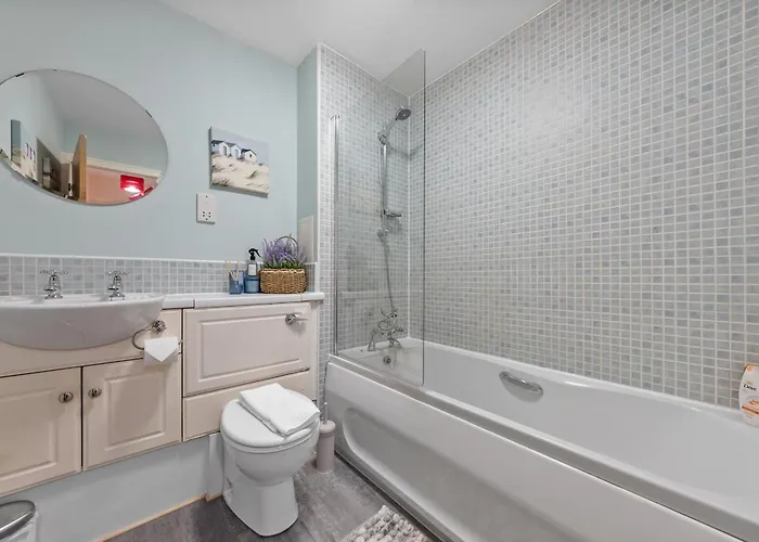 Annandale 2 Bedroom - *