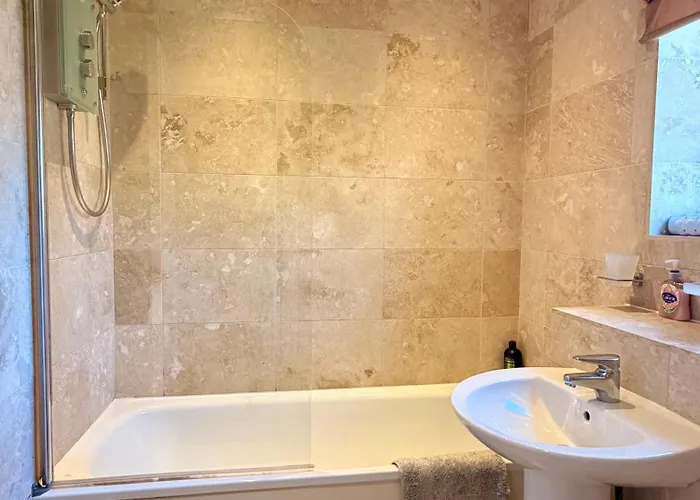 Cosy 2 Bedroom With Free Parking Near Appartamento *