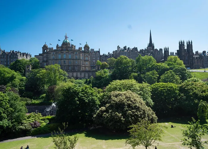 Stylish In 5 Beds 3 Bedrooms *