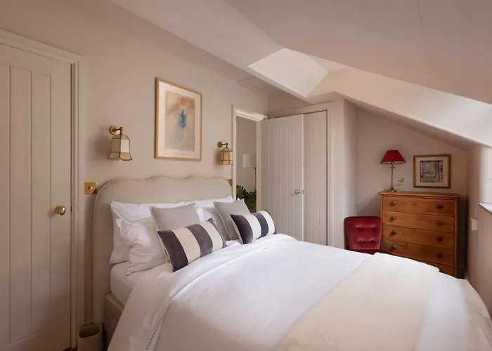 Dom wakacyjny Luxury Mews In The Heart Of New Town