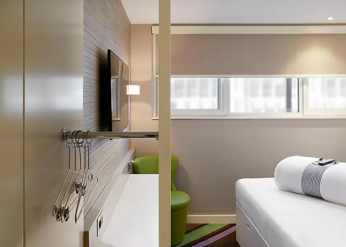 Hub Centre - Rose Street Hotel 3*