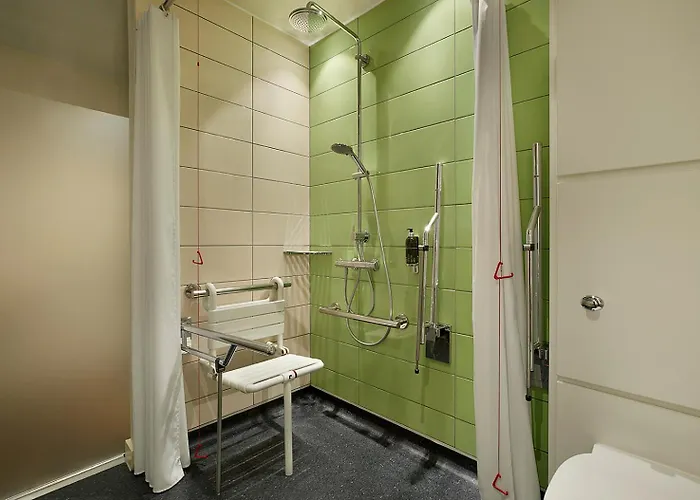 Hub Centre - Haymarket 3* Edimburgo