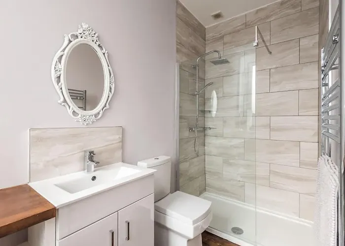 Prázdninový dům Modern Holyrood Family Retreat Edinburgh