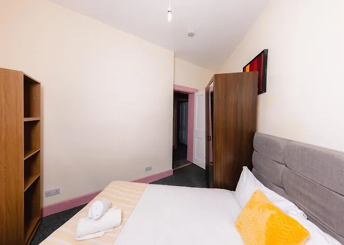 Apartment Relaxing 4 Bdrm *