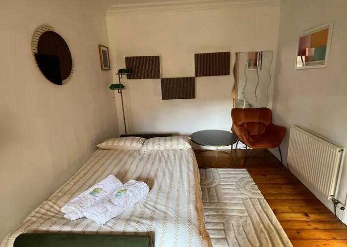 Charming Flat In Beautiful Area Apartment *