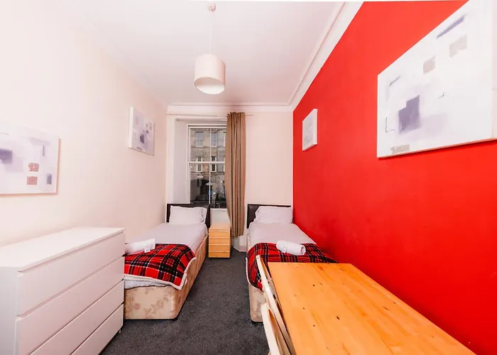 Relaxing 4 Bdrm Apartment *