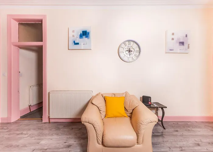 Relaxing 4 Bdrm Edinburgh