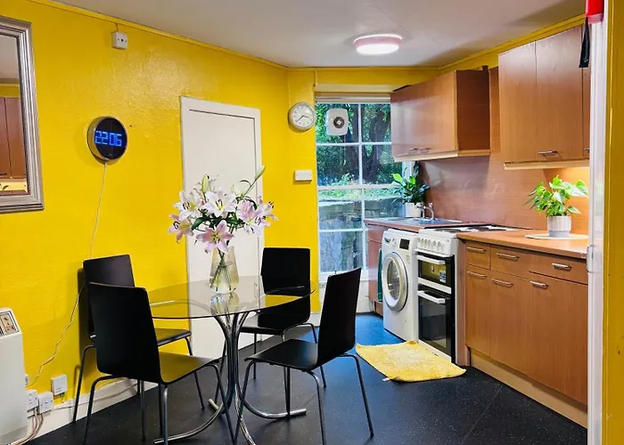 Entire Flat In Edinburgh, Center