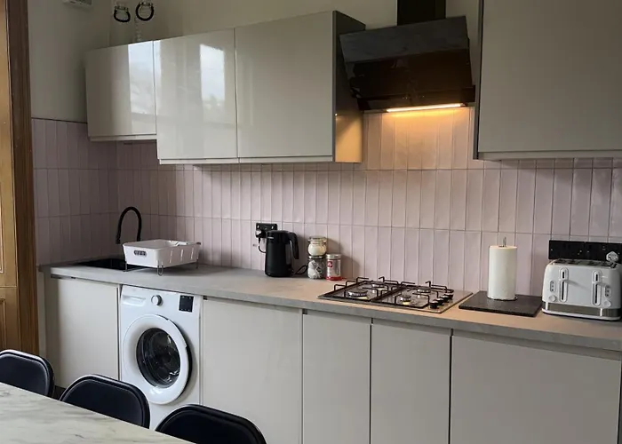 Luxury Victorian 5 Bedroom By Lady Road Edinburgh