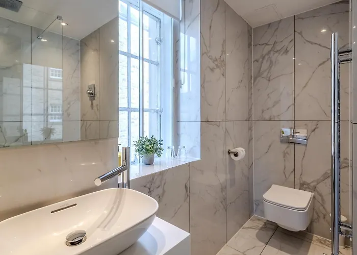 The On The Mile 4* Edinburgh