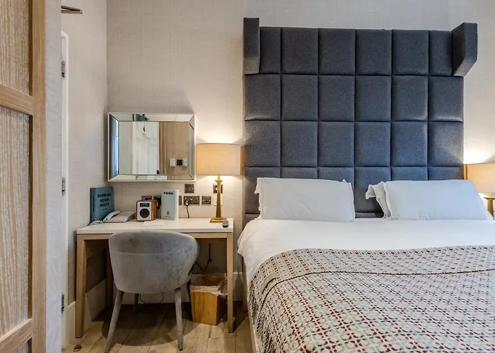 The On The Mile 4* Edinburgh