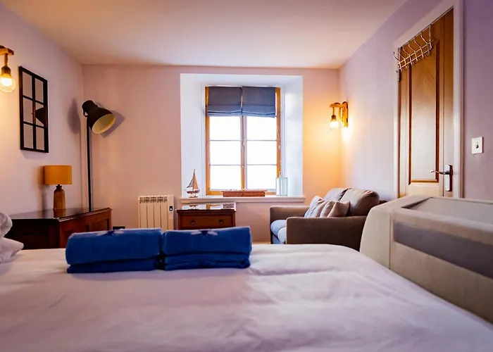 Lovely 2 Bedroom B-listed Converted Whisky Bond