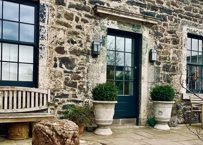 Apartment Stylish Georgian Garden + Secure Parking