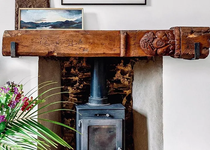 Stylish Georgian Garden + Secure Parking Apartment *