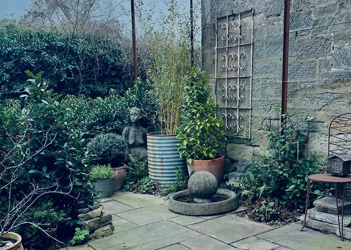 Apartment Stylish Georgian Garden + Secure Parking