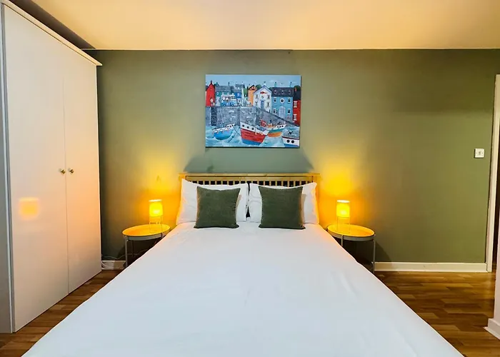 Sunny Spacious Retreat Near Royal Mile With Free Parking And Lift *