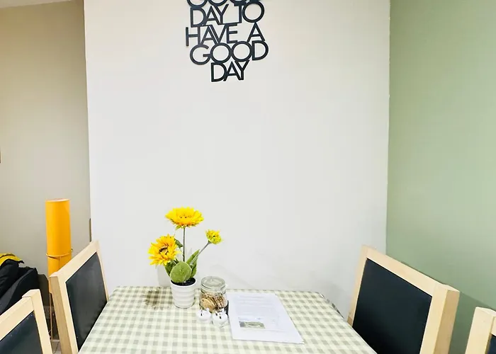 Sunny Spacious Retreat Near Royal Mile With Free Parking And Lift