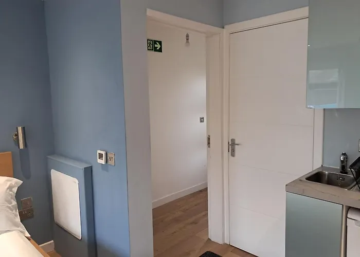 The Retreat Edinburgh, 2-minute Walk To Bus Stop Homestay