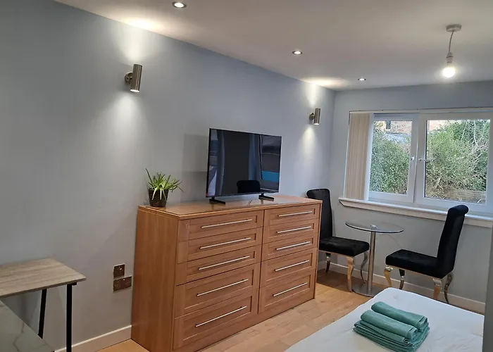 The Retreat Edinburgh, 2-minute Walk To Bus Stop Homestay