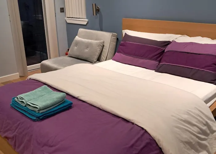 The Retreat Edinburgh, 2-minute Walk To Bus Stop Homestay