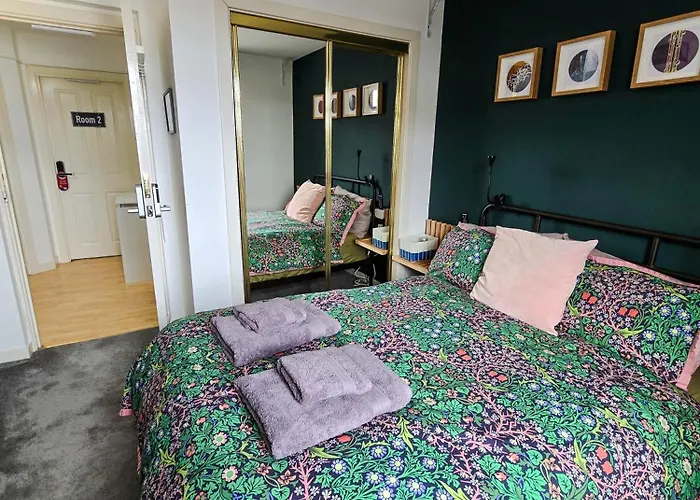 Double With Shared Bathroom Near The Shore And Tram Edimburgo