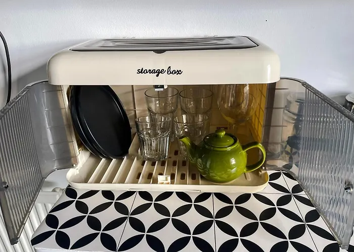 Double With Shared Bathroom Near The Shore And Tram *