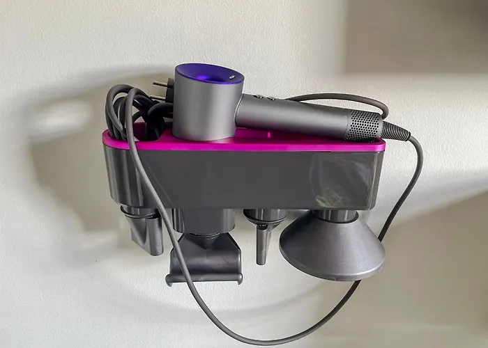 Double With Shared Bathroom Near The Shore And Tram * Edinburgh