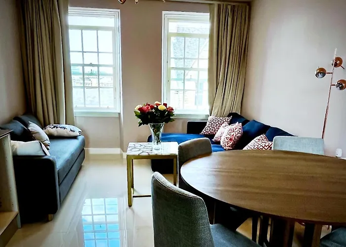 New Royal Mile Apartment With Balcony And Stunning Views Top Floor No Lift Apartmán *