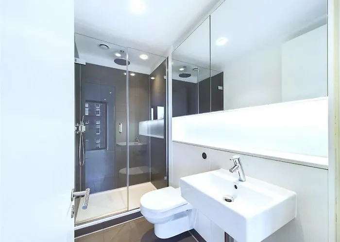 Stylish 2br In Quartermile Balcony & Garden View Apartment *