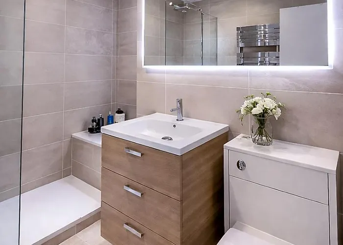 New Royal Mile Apartment With Balcony And Stunning Views Top Floor No Lift Apartmán Edinburgh