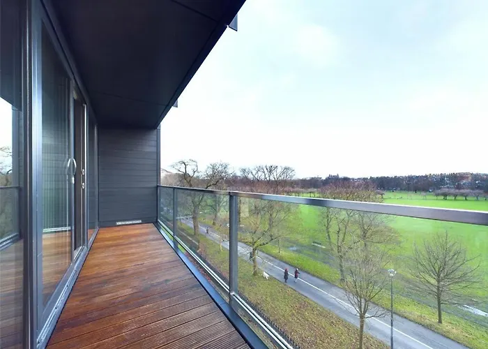 Stylish 2br In Quartermile Balcony & Garden View Apartment