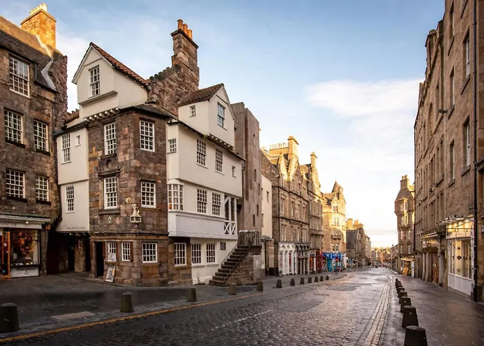 Apartmán New Royal Mile Apartment With Balcony And Stunning Views Top Floor No Lift *