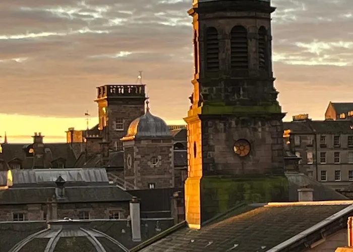 New Royal Mile Apartment With Balcony And Stunning Views Top Floor No Lift Edinburgh